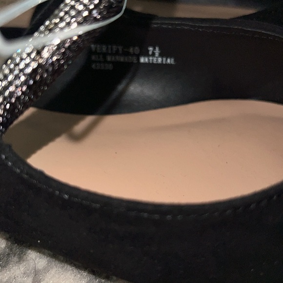 7.5 Bamboo Pointed Slip On with Bedazzled Strap. New without Tags - Picture 4 of 5